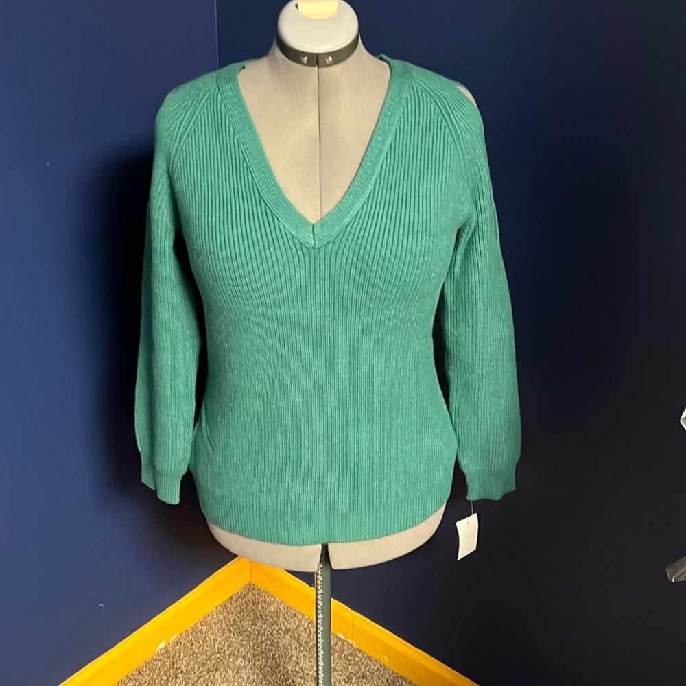 Women’s sweater.